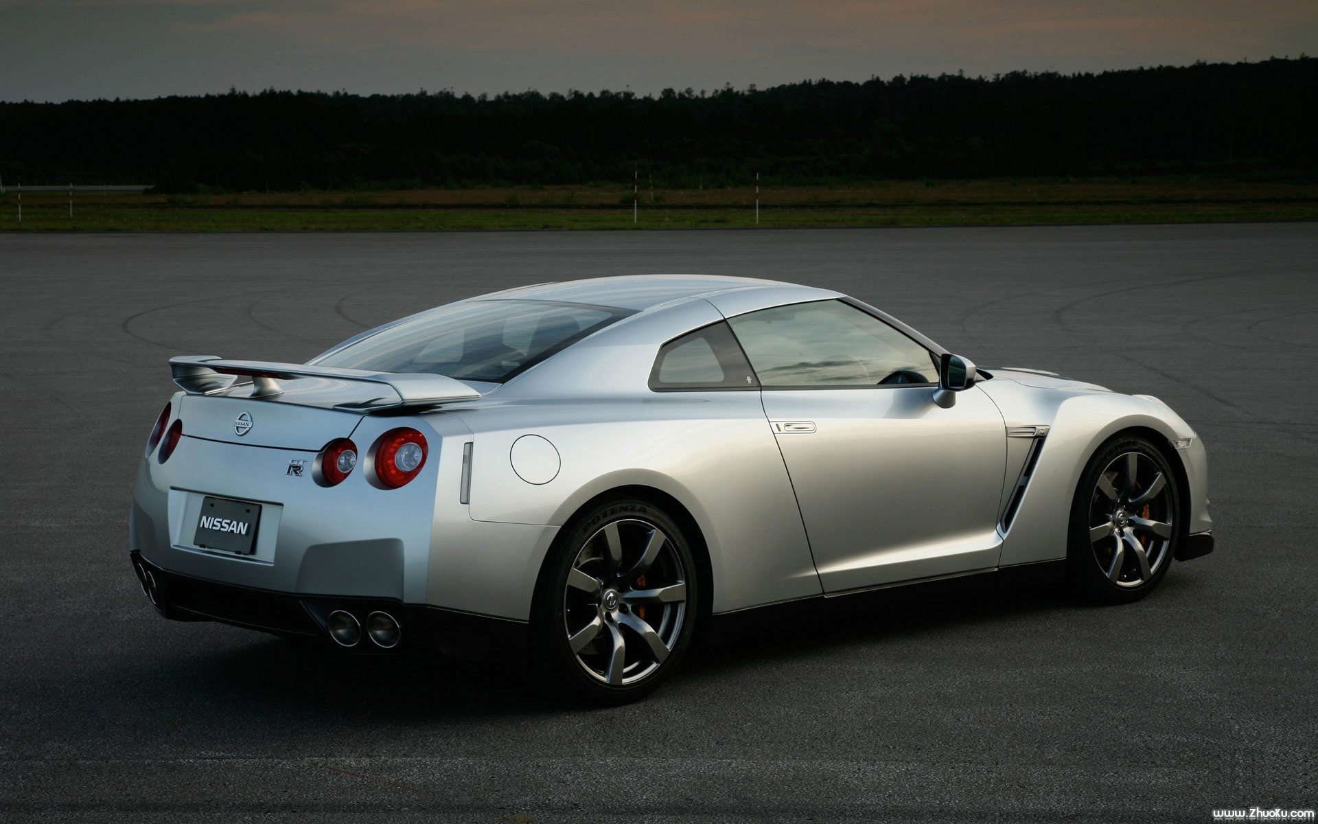 Nissan GTR 日产跑车 高清宽屏壁纸高清图片